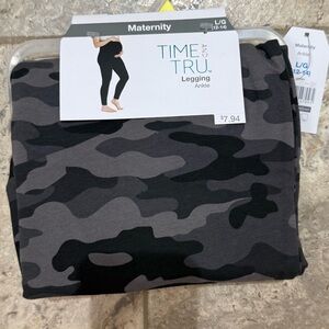 NWT size large Time and Tru Maternity Camo Leggings